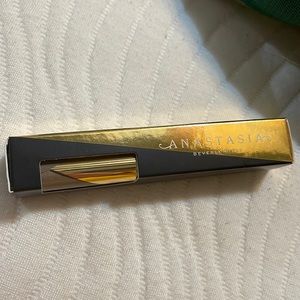 Never used Anastasia Beverly Hills dipbrow gel